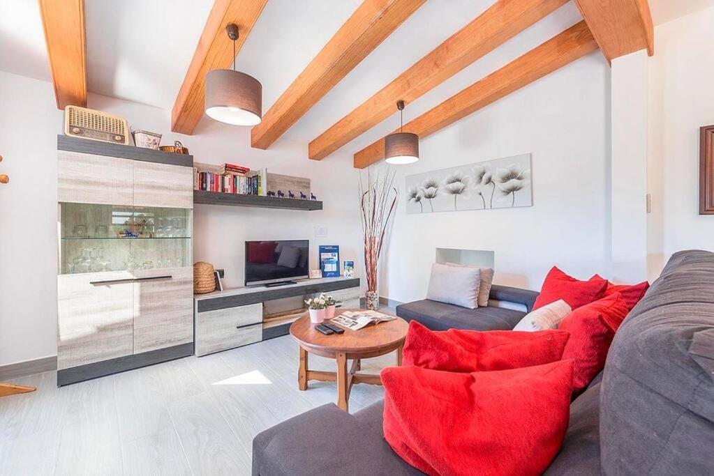 Villa Beautiful Near By Renthousing Pollensa